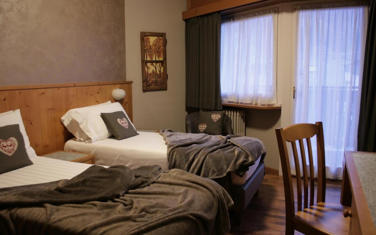 Hotel Larice Bianco Bormio Bagian luar foto